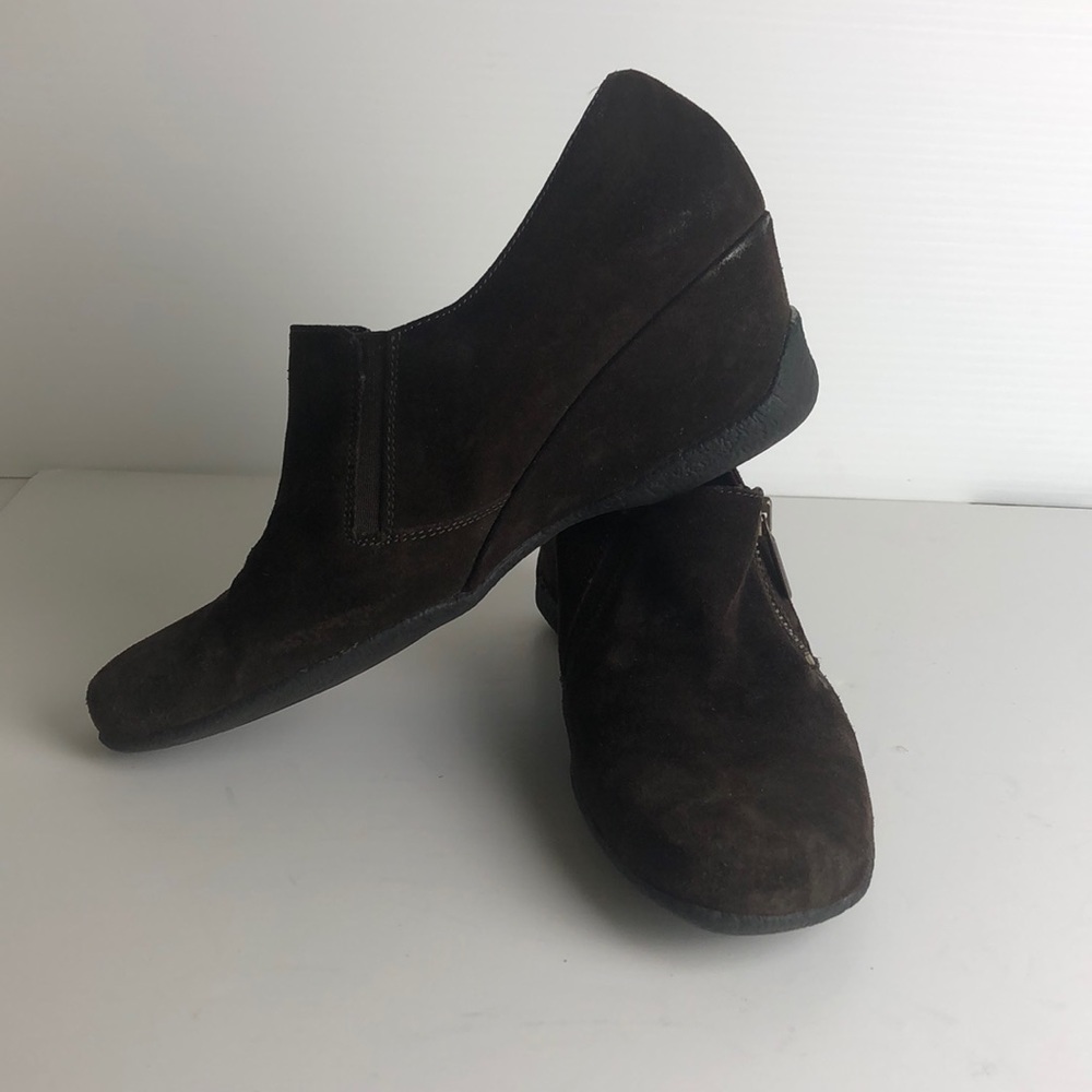 Suede wedge